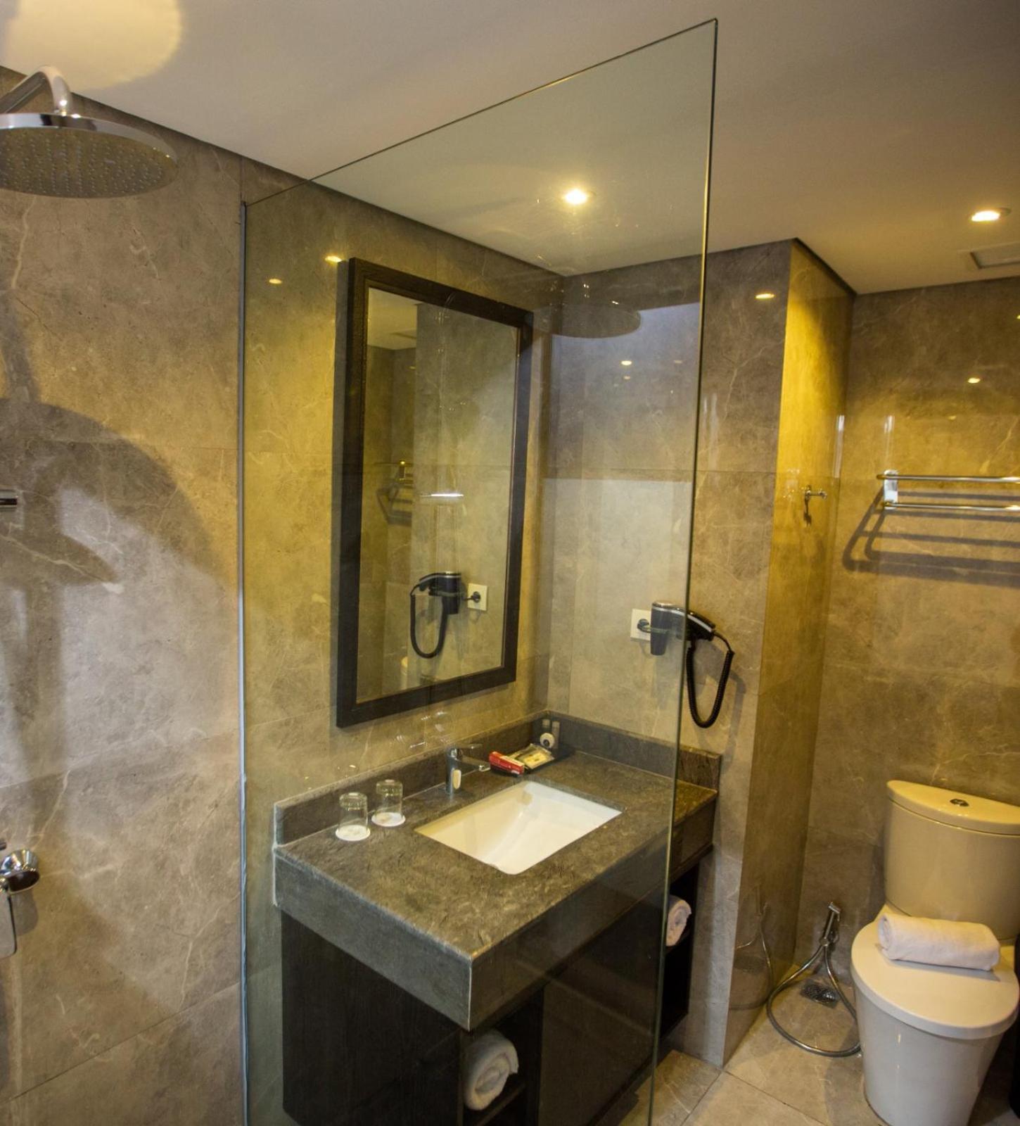 Hotel Suni Abepura Джаяпура Экстерьер фото